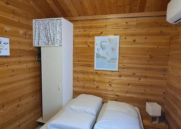 Le Colibri Chalé Mauroux (Lot)